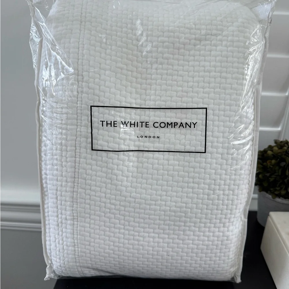 The White Company NIB King Colville Bedspread